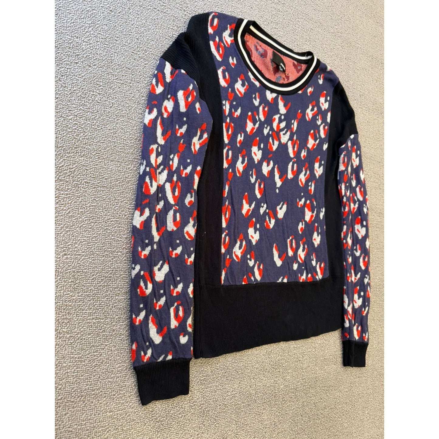 Aritzia Wilfred Free Women's Leopard Print Sweater Size S Crew Neck Long Sleeve