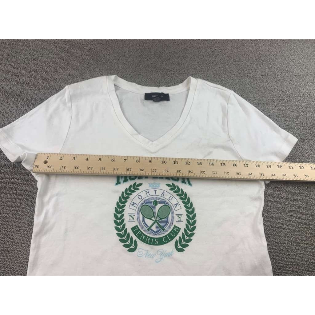 Forever 21 Women 1X White Plus Montauk Tennis Club Tee V Neck Crop Graphic Shirt