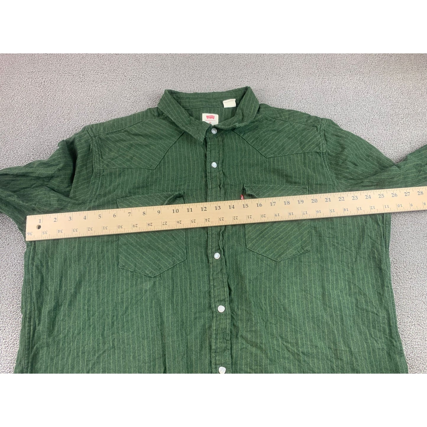 Levi's Men's Size XL Flannel Western Shirt with Green Stripes and Pearl Snaps