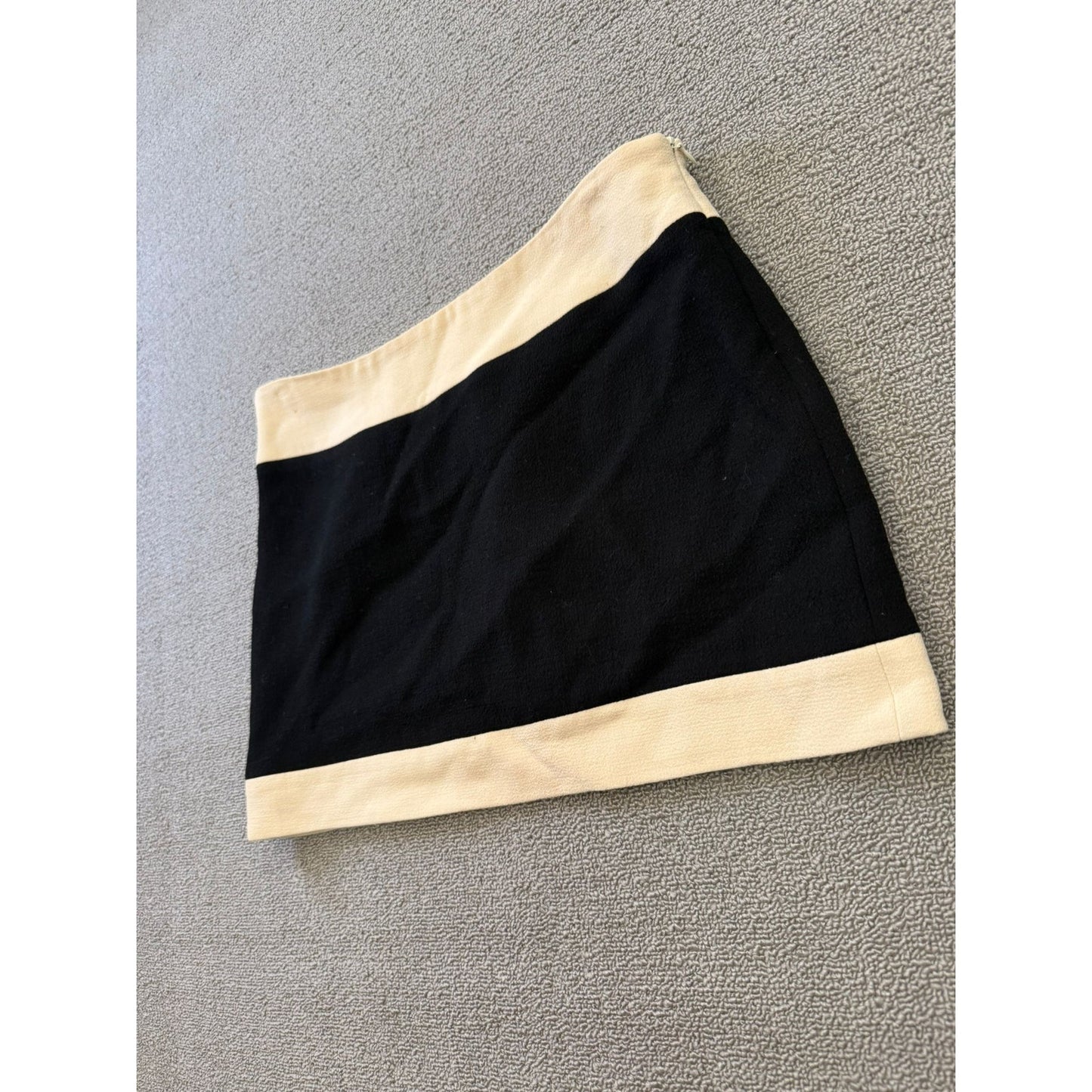 MILLY Women's 8 Black Mini Skirt Ivory Colorblock Trim