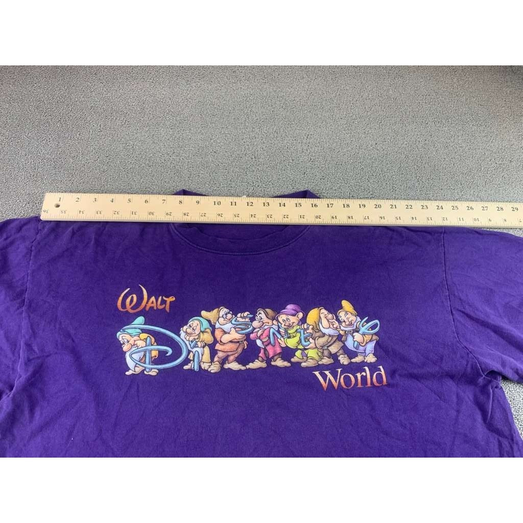 Vintage Walt Disney XL Purple Snow White Seven Dwarfs Graphic Crewneck T Shirt
