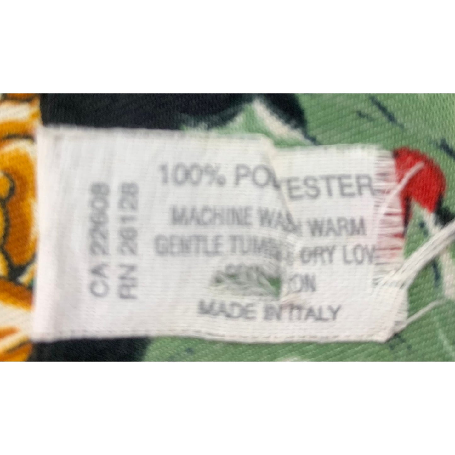 Christmas theme scarf Smithsonian Institution 1996 Made in Italy