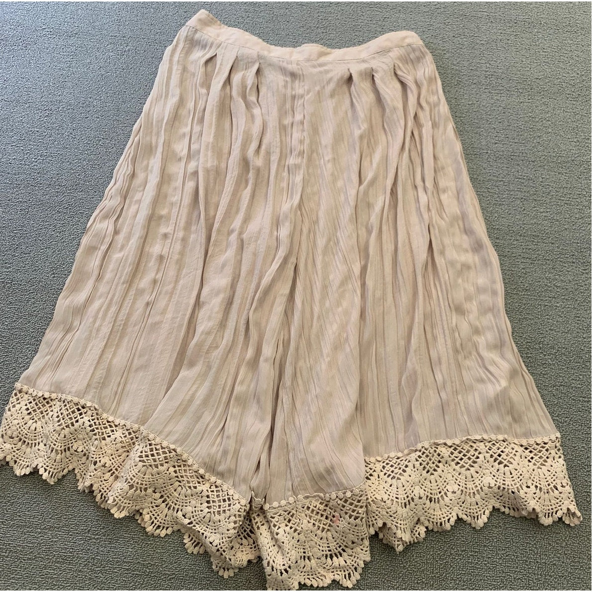 Free People Women's L Flowy Shorts Beige Cropped Culottes Crochet Lace Hem