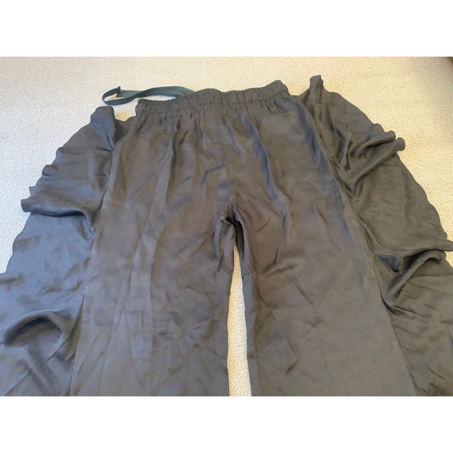 CINQ À SEPT Women's 57a Larkin Ruffle Satin Wide Leg Pants Small Black