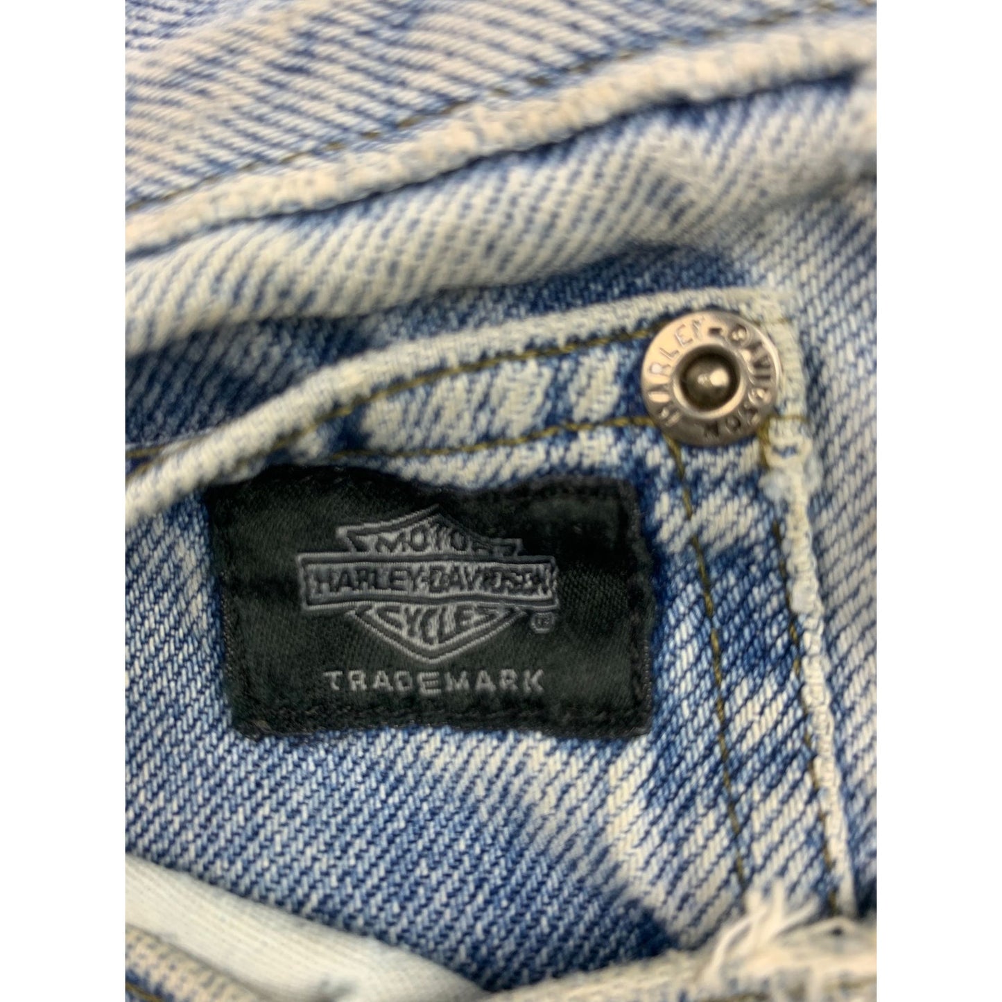 Harley-Davidson Men's 32 Light Wash Frayed Hem Denim Shorts Biker (90s–Y2K)