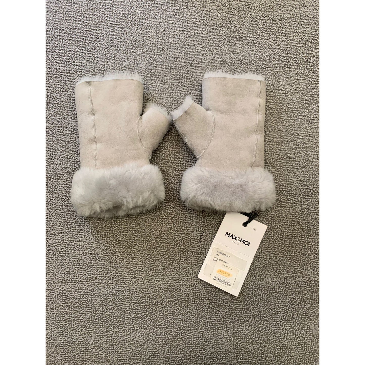 Max & Moi Paris Womens One Size Light Grey Shearling Merino Gloves