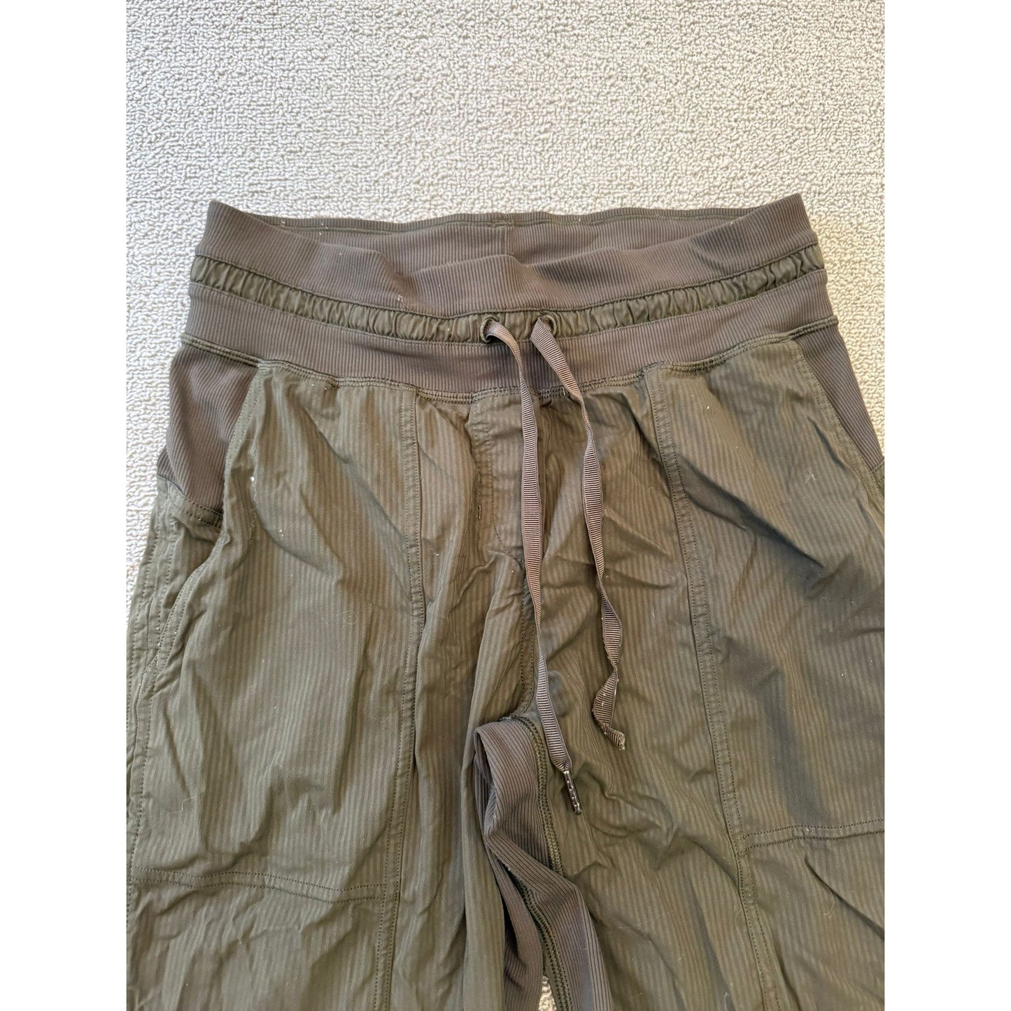 Lululemon Womens 4 Olive Green Dance Studio Crop Pants