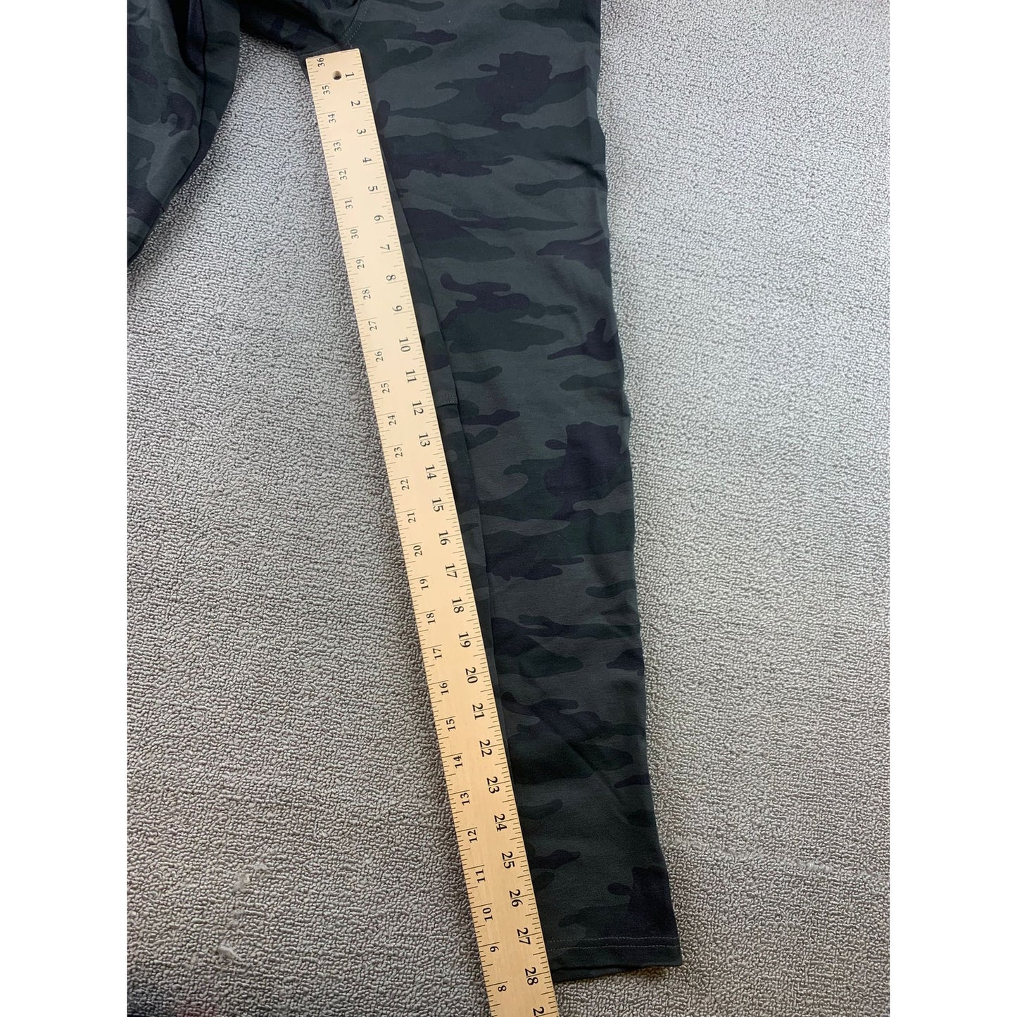 Santuary Women's Dark Camo Pull-On Leggings Size Medium