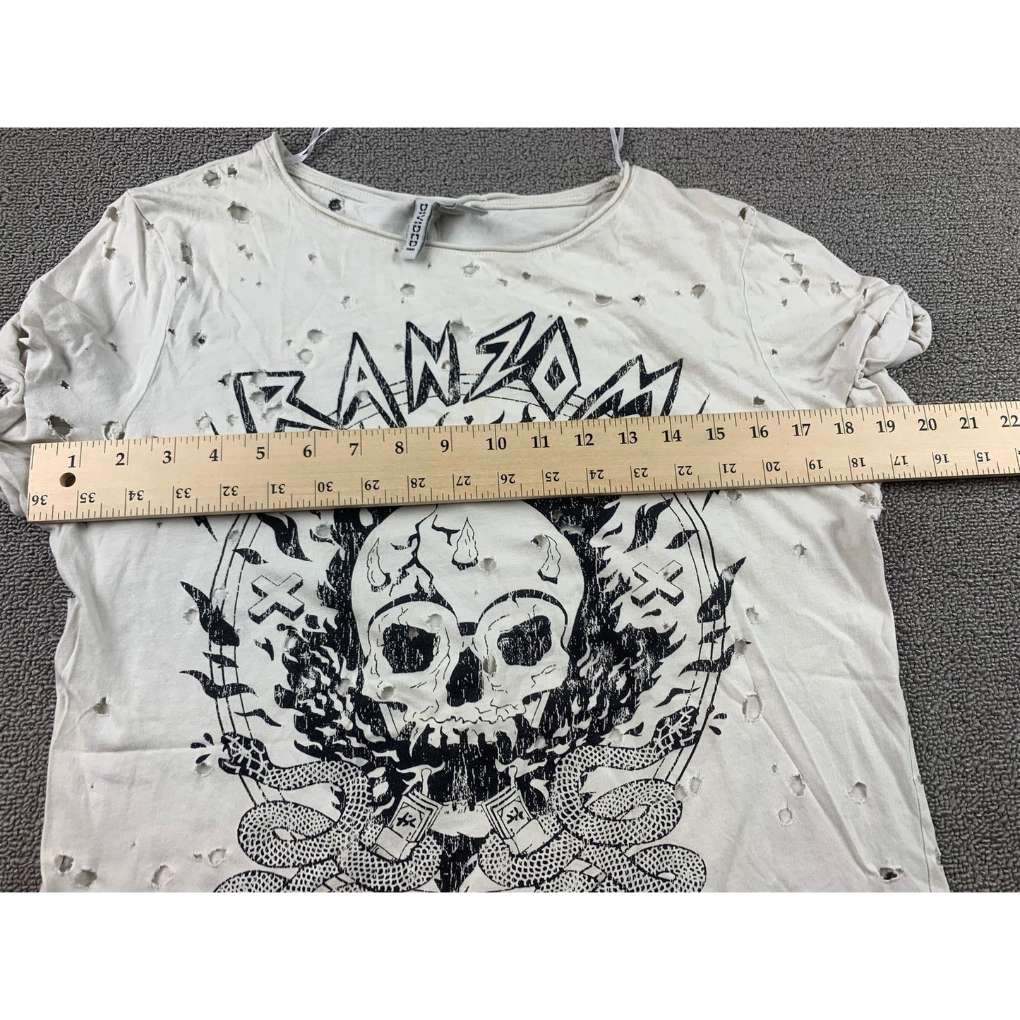H&M Divided Skull T Shirt Woman's Small White Rock And Roll Snakes Graphic T