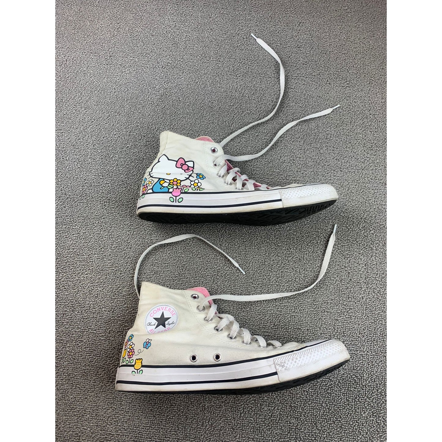 Converse Chuck Taylor Women 10 White Hello Kitty Chuck Taylor High Top Sneakers