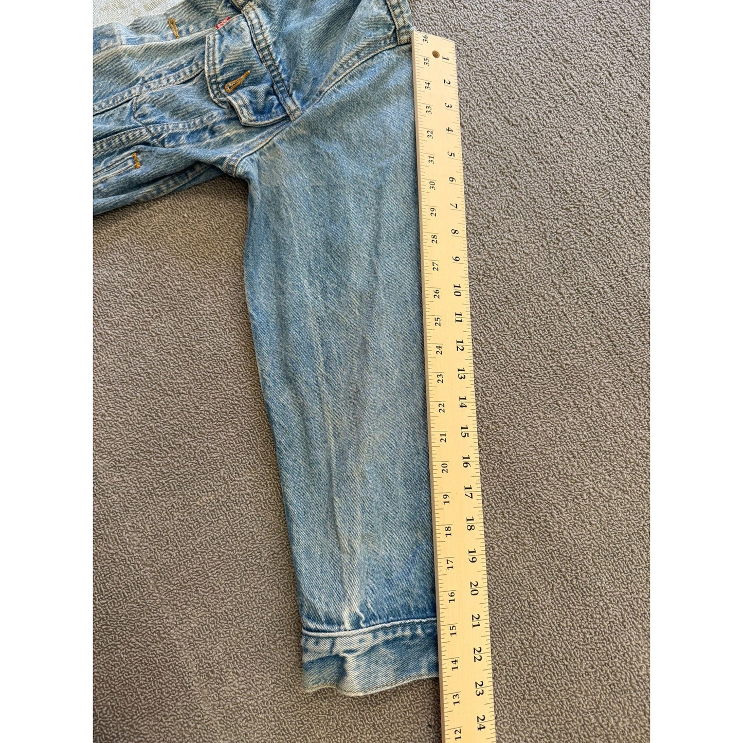 Levi's Vintage Women's Blue 26 Denim Trucker Jacket Light Wash Classic Style