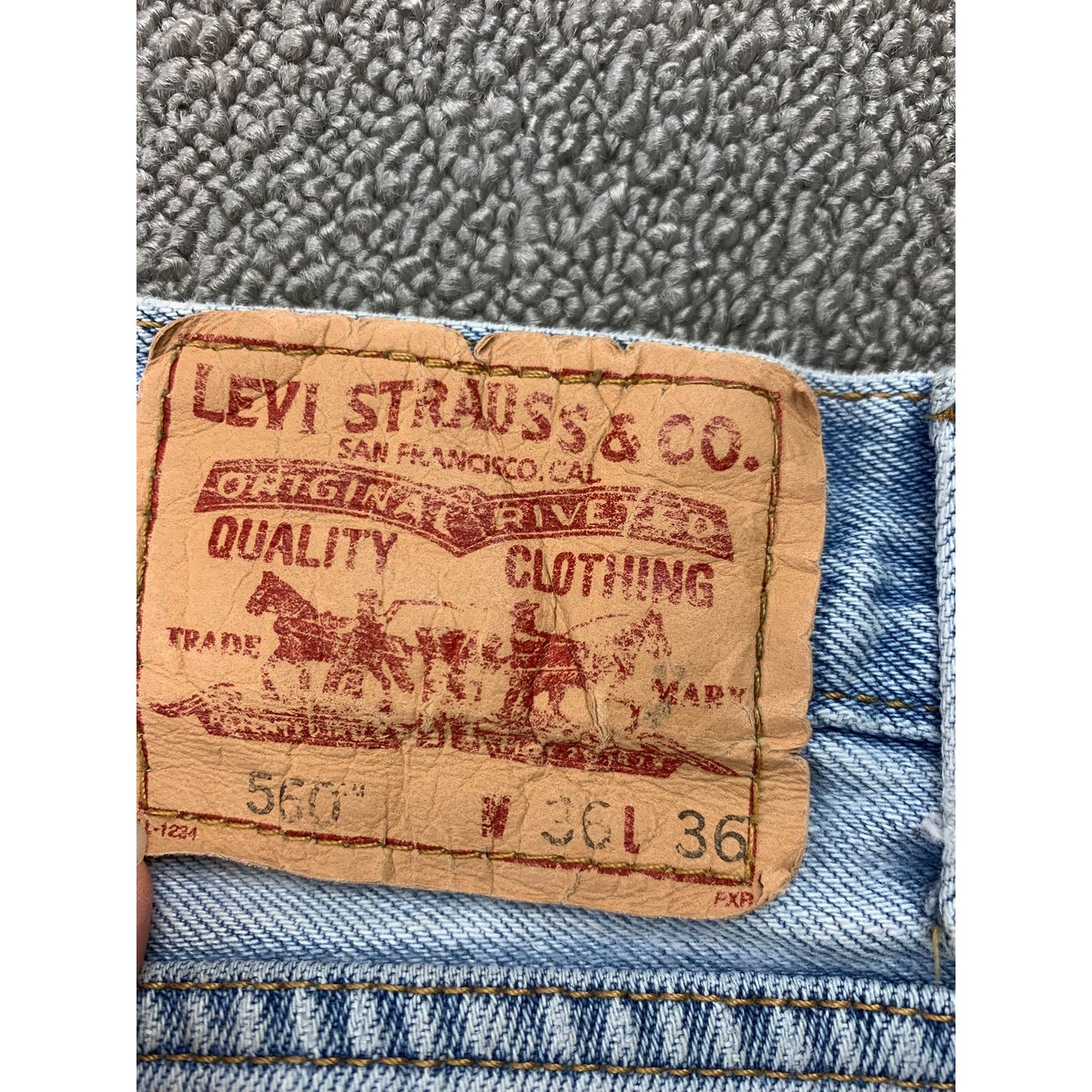 Levi's 560 Men's W36 Light Wash Frayed Hem Denim Cutoff Shorts Casual