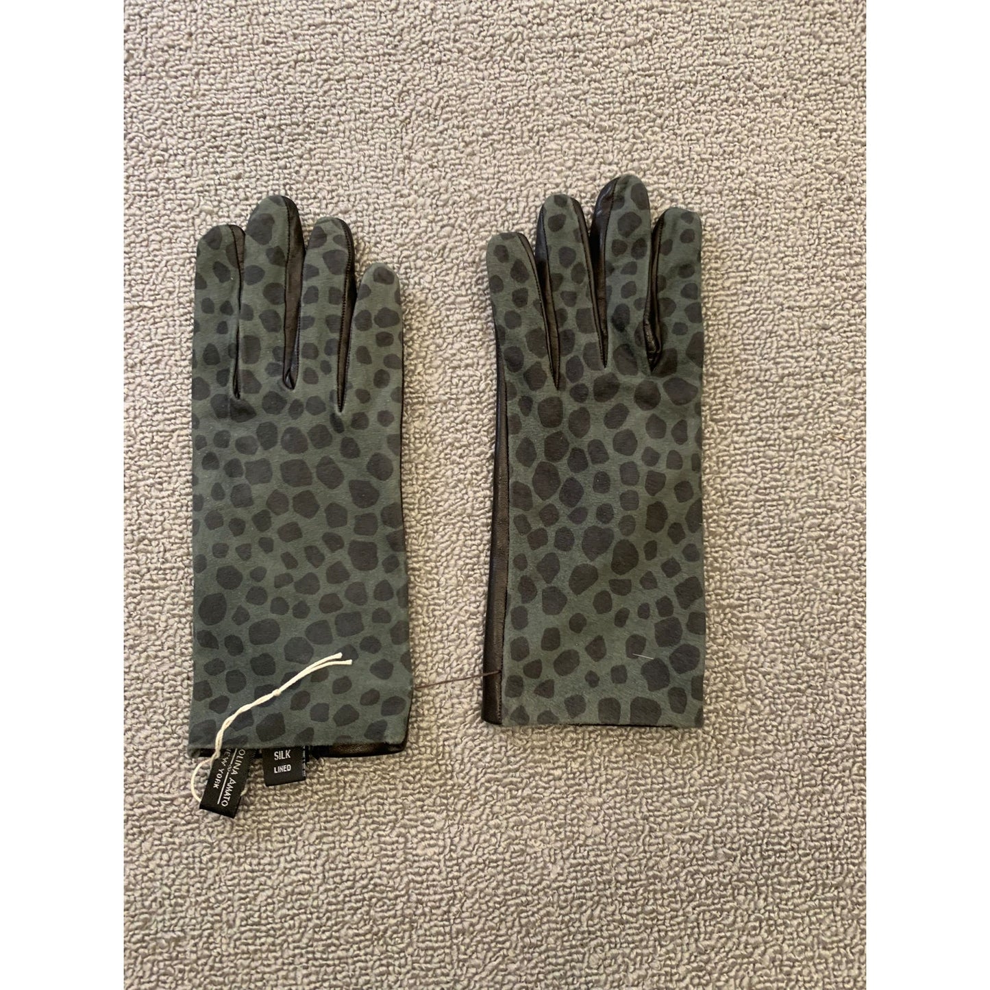 Carolina Amato Women 7 1/2 Black Leather Leopard Print Gloves Silk Lined Italy