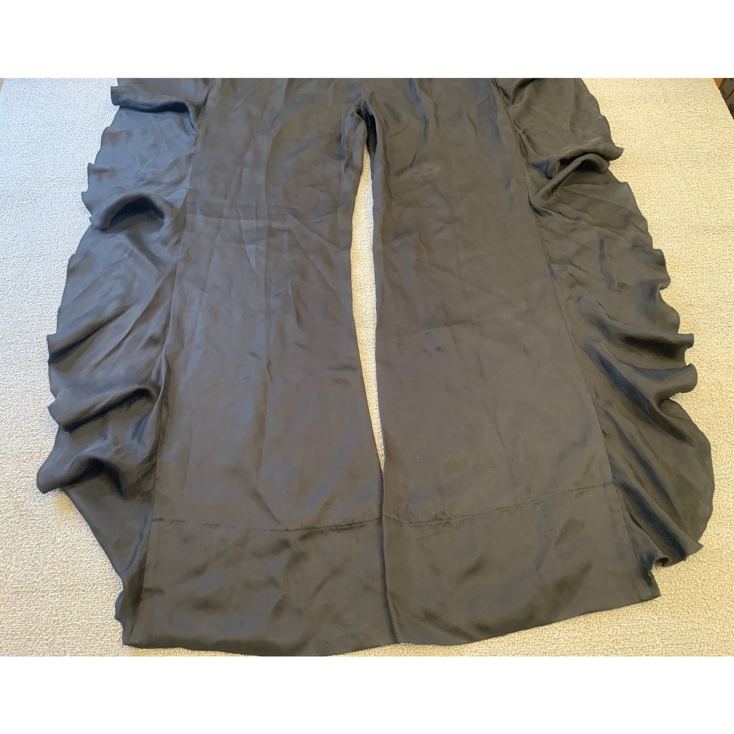 CINQ À SEPT Women's 57a Larkin Ruffle Satin Wide Leg Pants Small Black