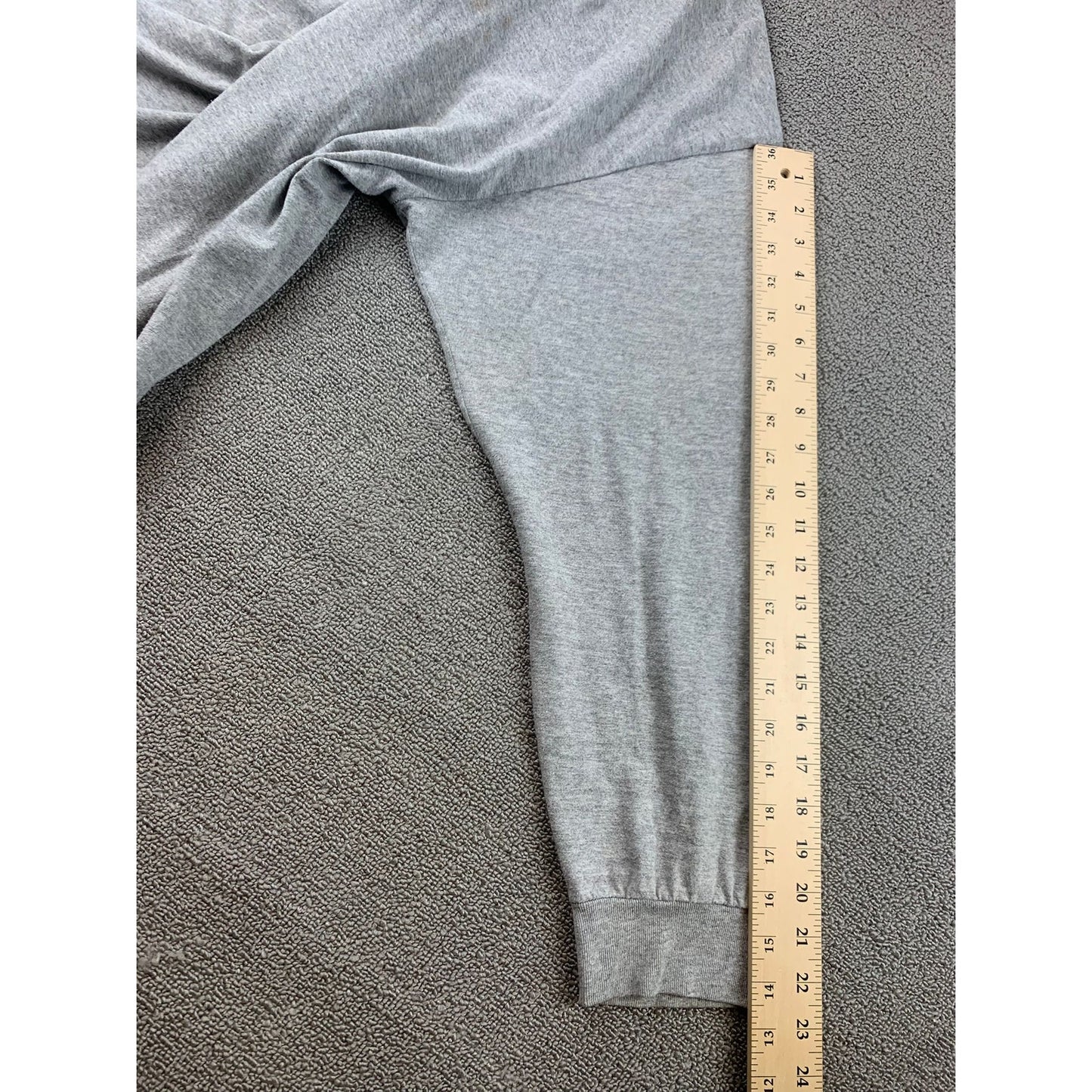 The North Face Men's XXL Gray Long Sleeve Graphic T-Shirt