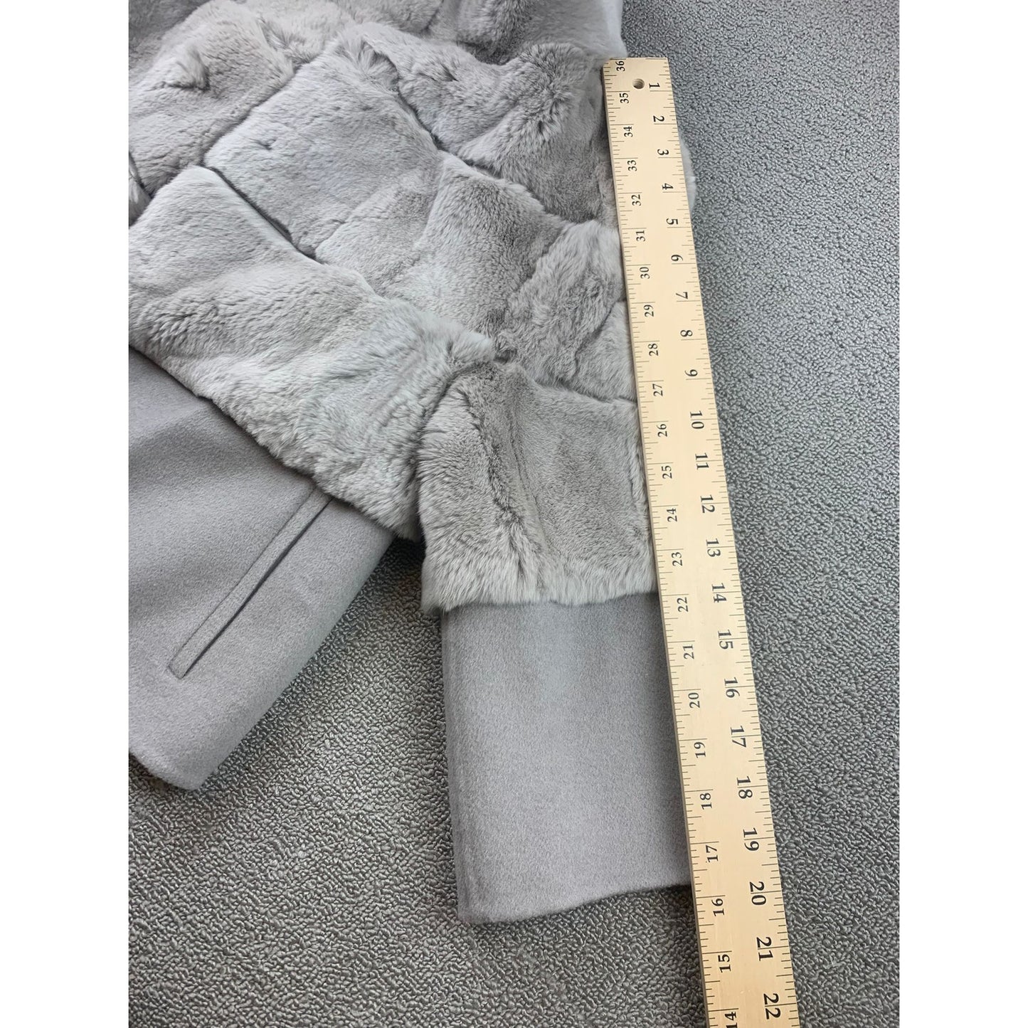 Diana Rosh New York Gray Coat Size XS %100 DOUBLE PLY WOOL WITH REX RABBIT