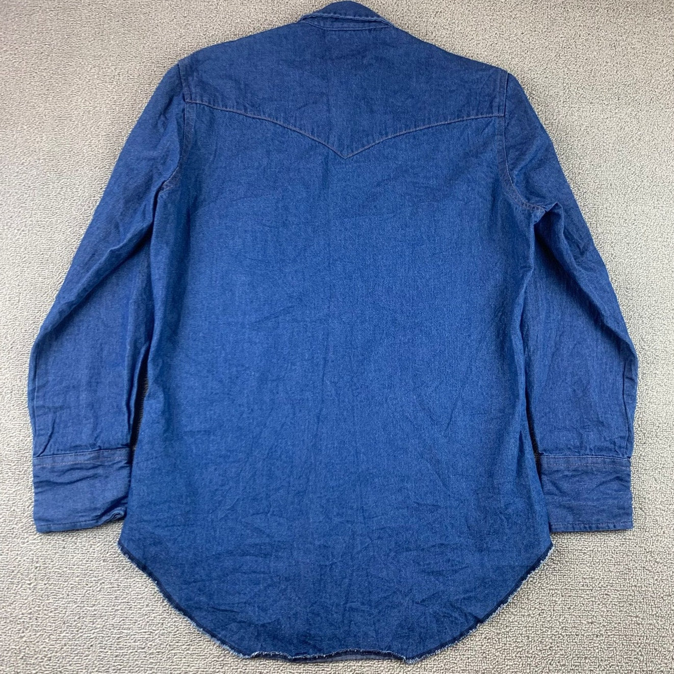 Vintage 90's Wrangler  Men's Small Pearl Snap Long Sleeve Denim Western Shirt