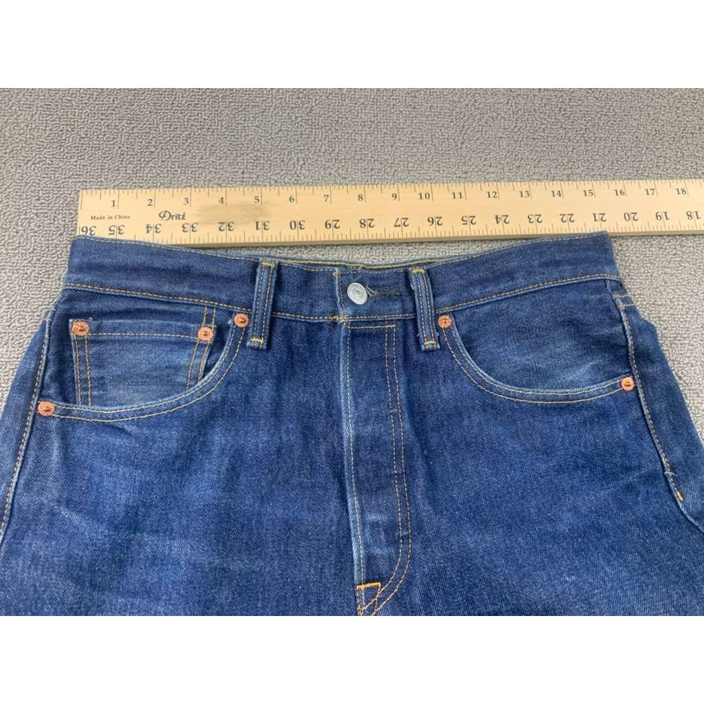 Levis 501 Jeans Mens 32x34 Blue Straight Leg Regular Original Fit Medium Wash
