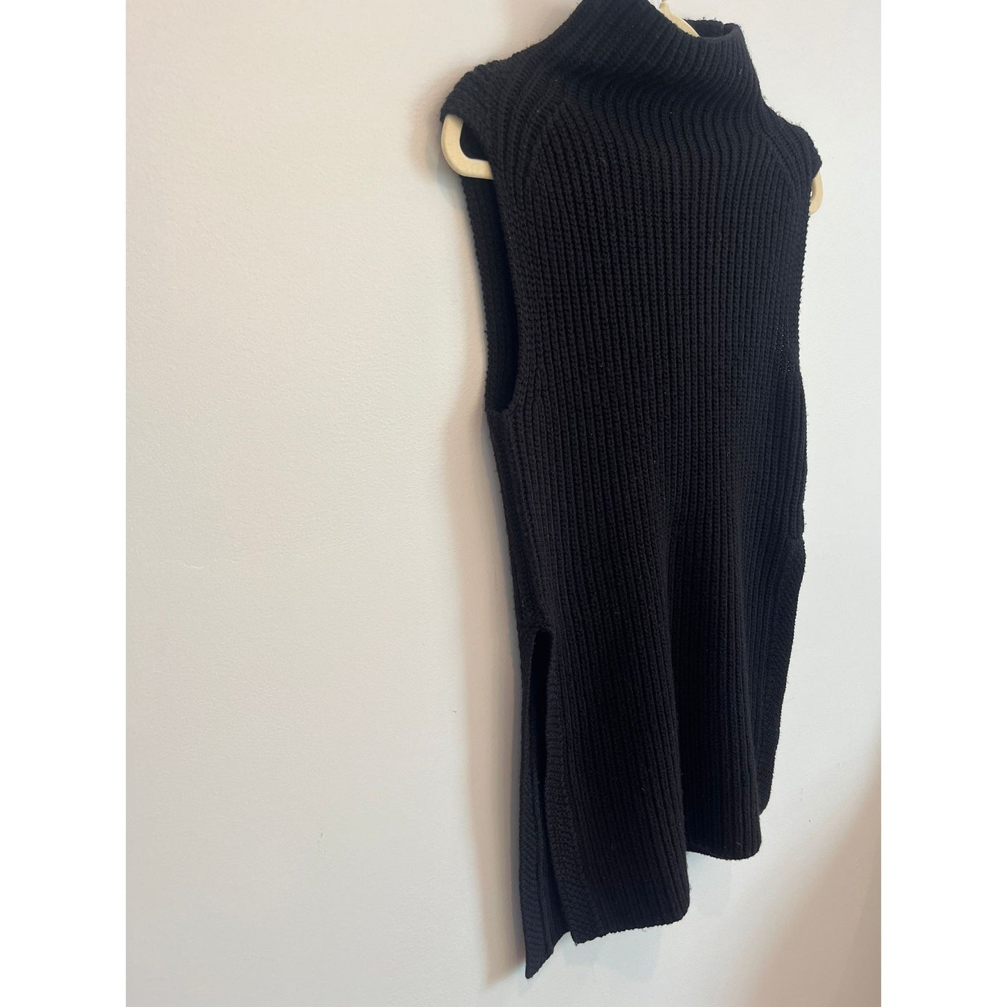 Aritzia Wilfred Knit Sweater Vest Women XXS Black Sleeveless Mock Neck Tunic