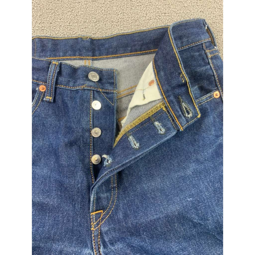 Levis 501 Jeans Mens 32x34 Blue Straight Leg Regular Original Fit Medium Wash