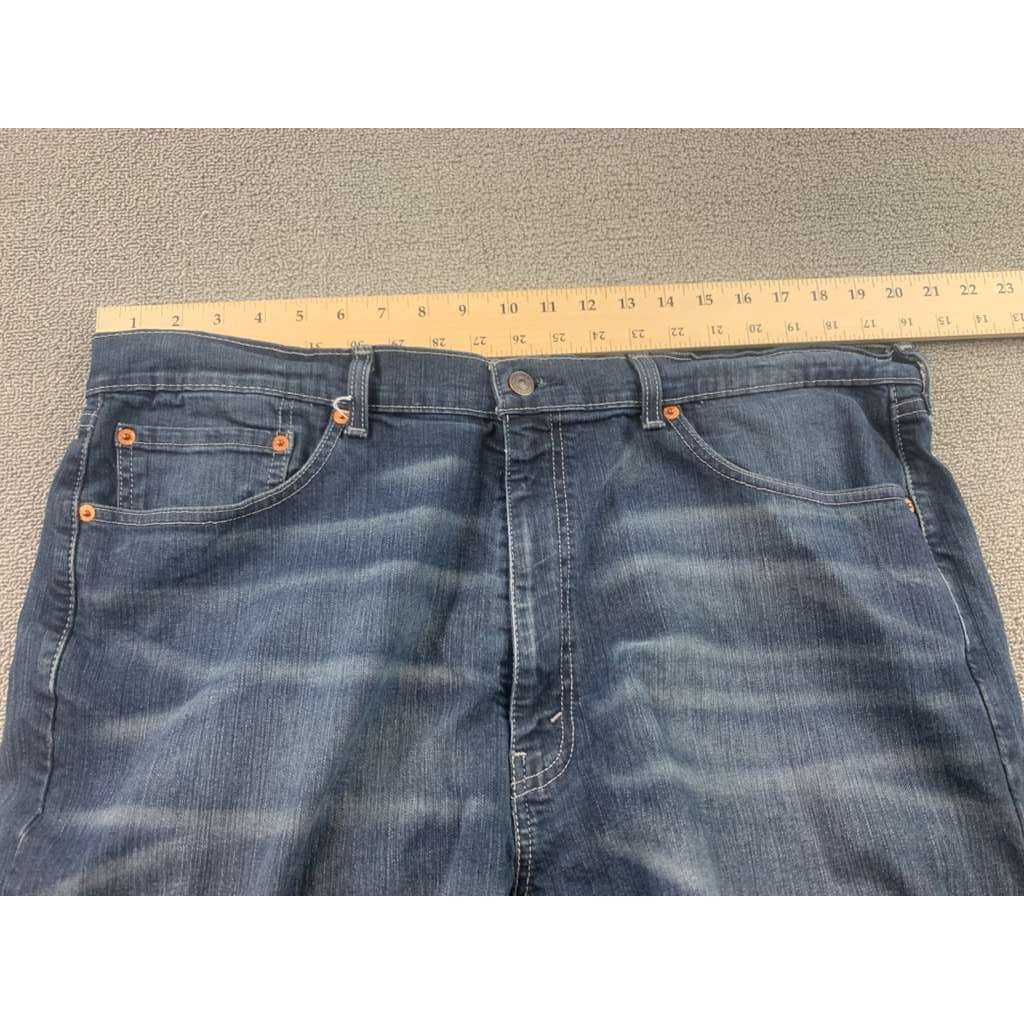 Levi's 505 Jeans Men's Size 40 X 32 Straight Denim Blue Medium Wash Distressed