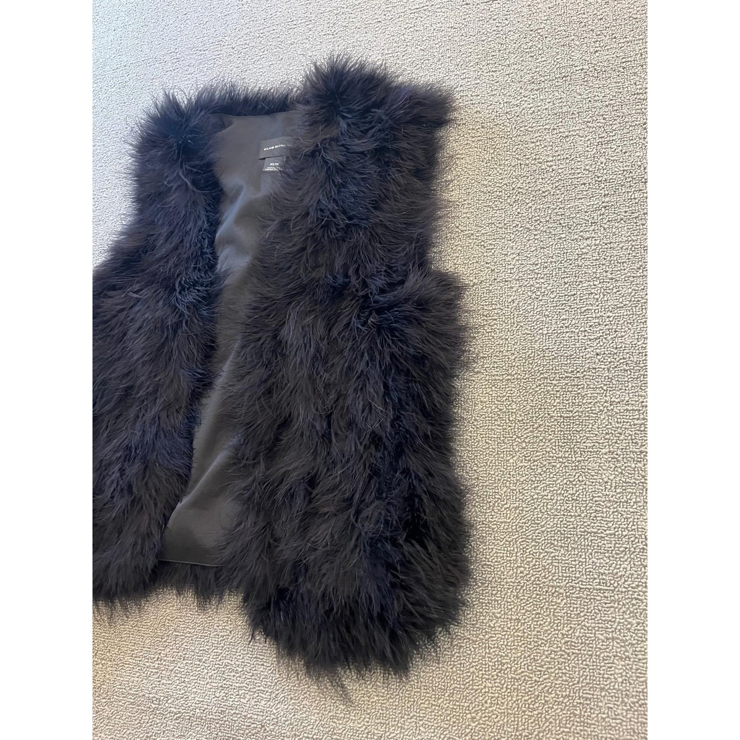 Club Monaco Womens XS Black Feather Vest Chic Outerwear Stylish