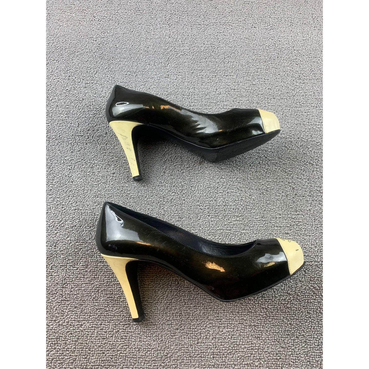 Authentic CHANEL Size 39 Women's Patent Leather Pumps in Black