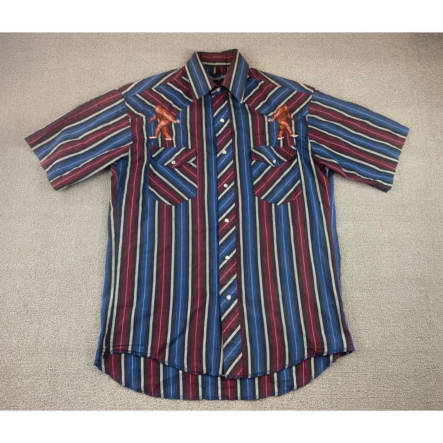 Vintage Wrangler Western Pearl Snap Shirt Short Sleeve Embroidered Bigfoot SZ M