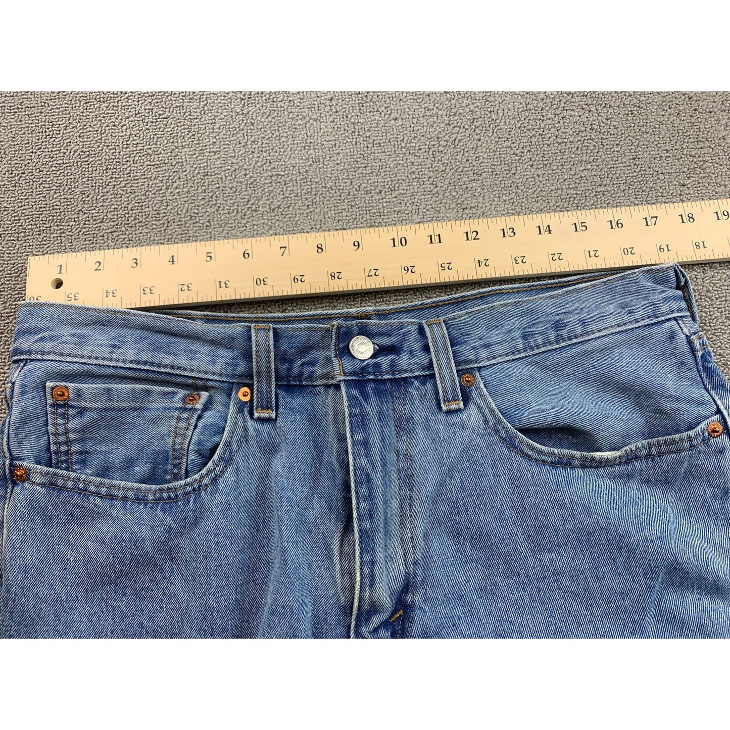 Levi's Men's 34x29 550 Relaxed Fit Blue Light Wash Straights Jeans