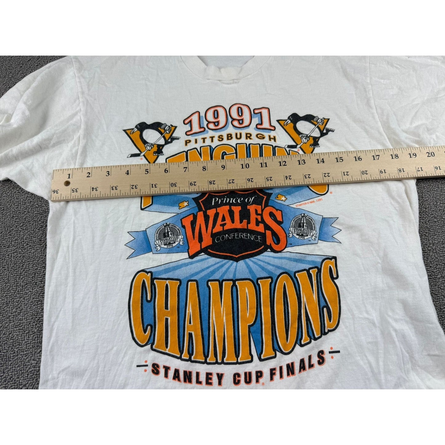 VINTAGE Pittsburgh Men's Large 1991 Stanley Cup Shirt with Single Stitch US Made