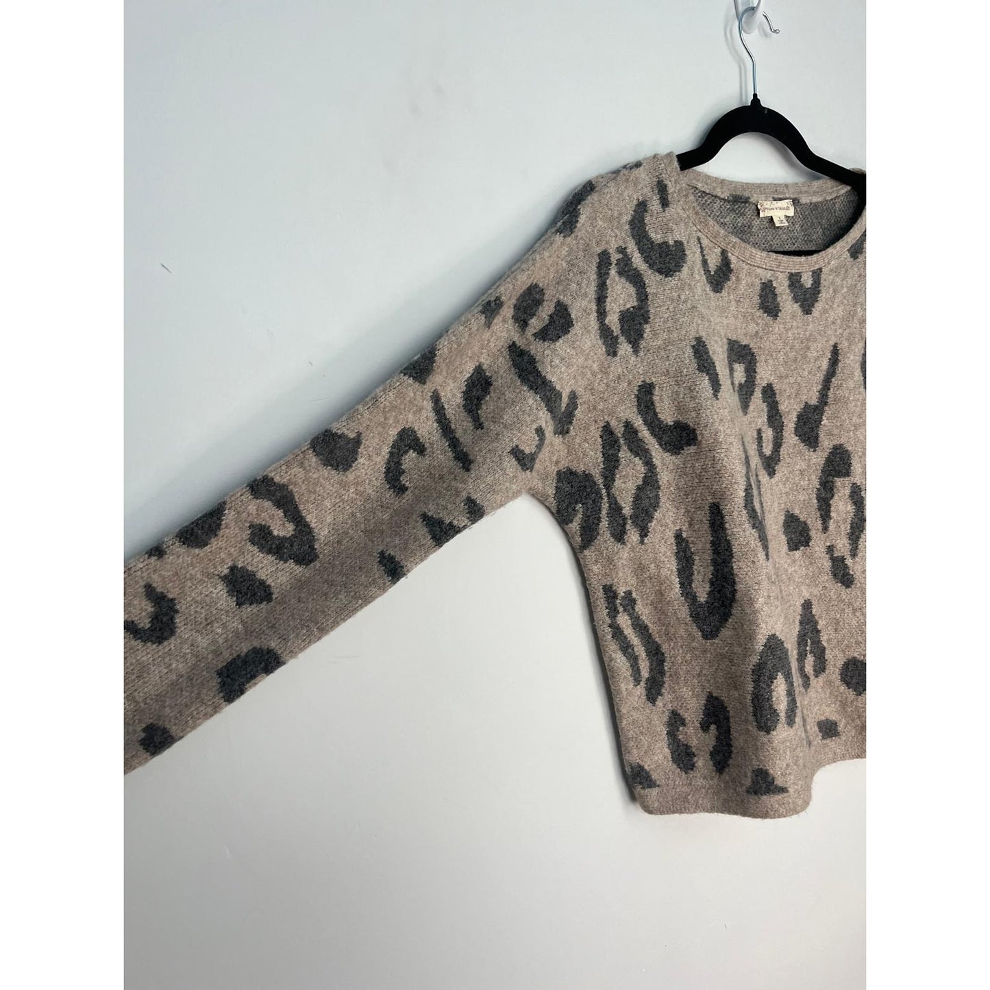 Hem & Thread Leopard Print Sweater Women Small Taupe Gray Pullover Fuzzy Knit