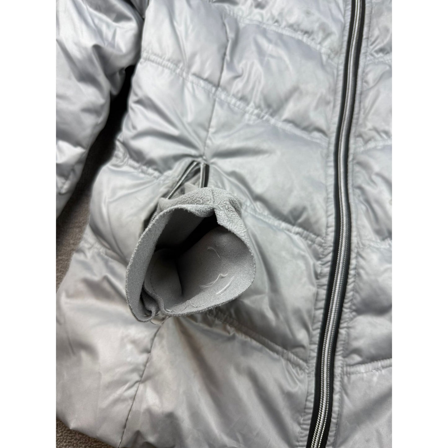 Guess Women's M Gray Silver Puffer Jacket