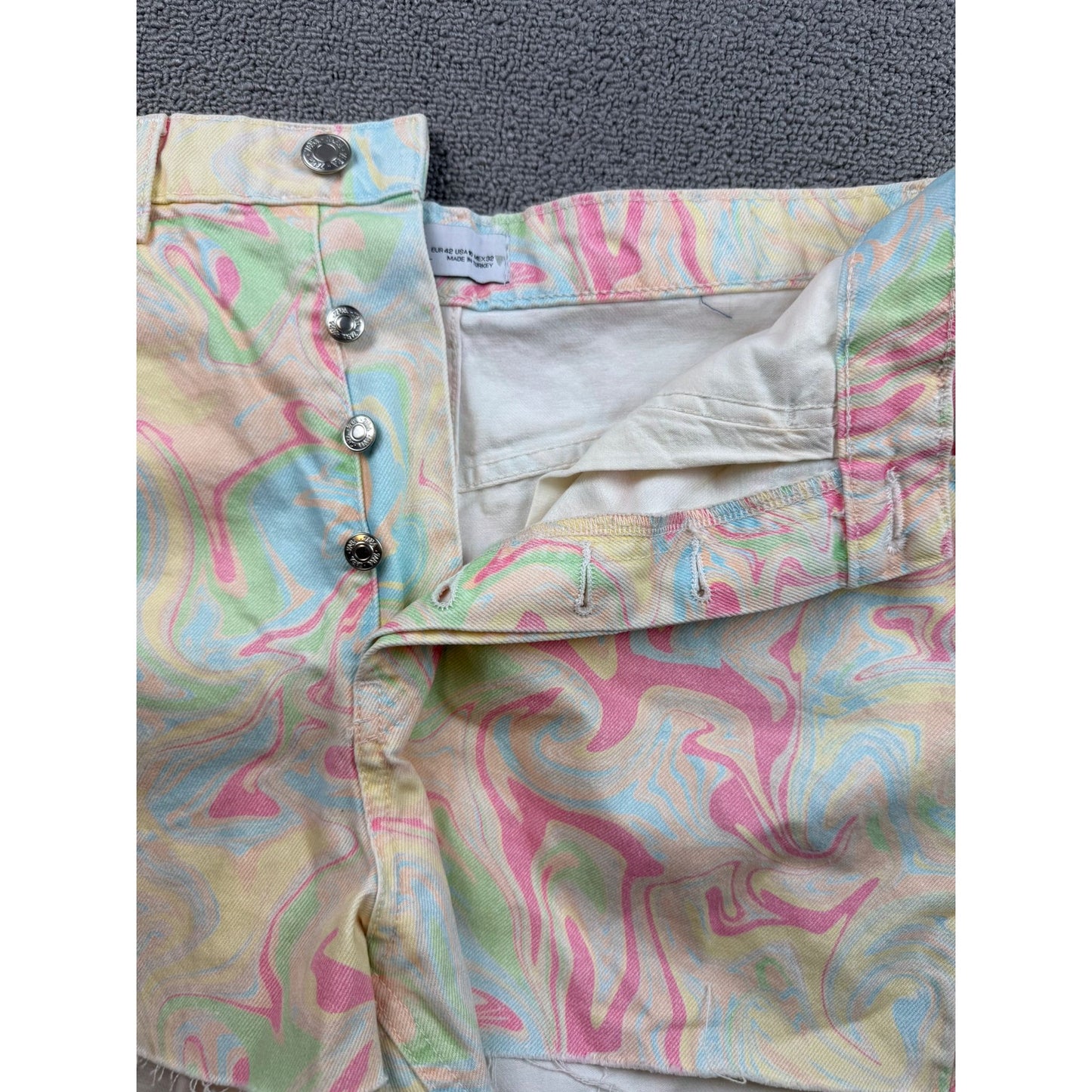 Zara Women's 10 Pastel Multi-Color Frayed Hem Swirl Print Tie Die Denim Shorts