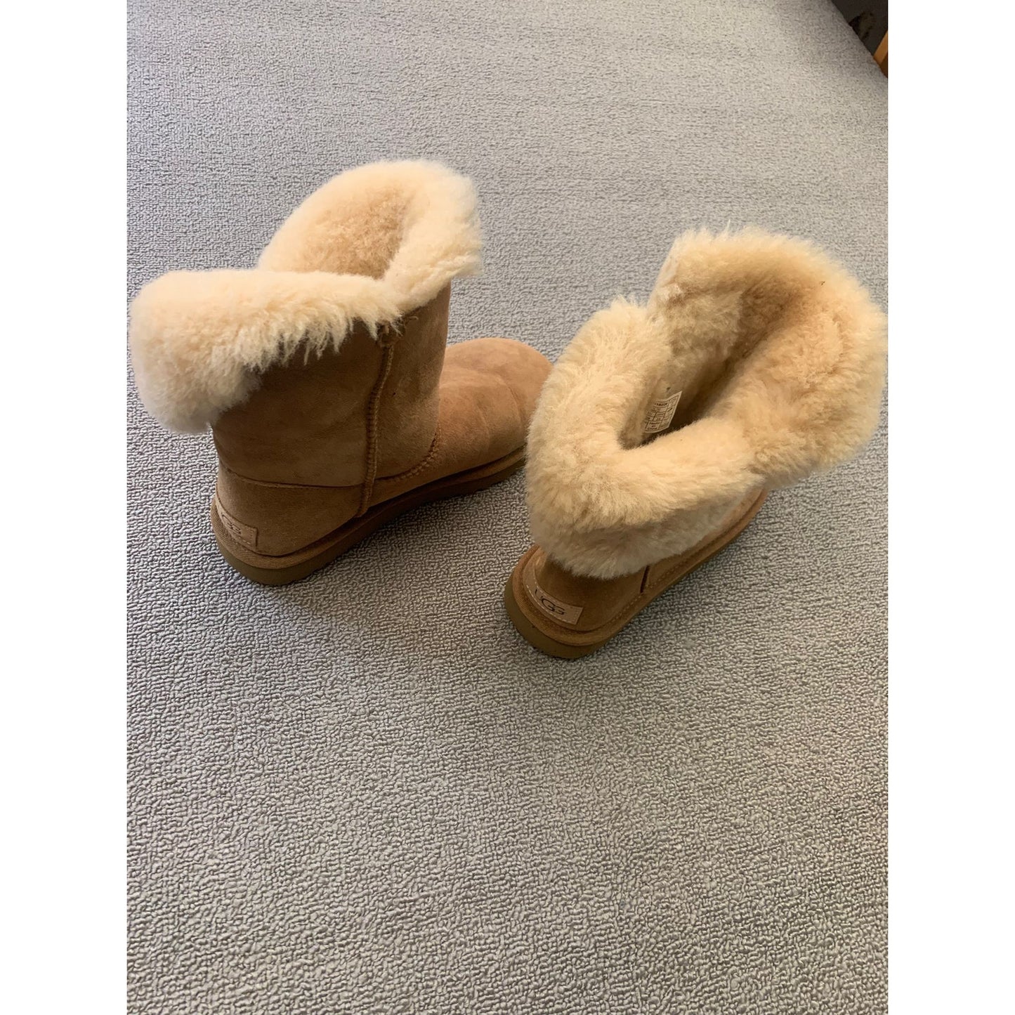 UGG Women US 7 Brown Suede Fur Classic Short Boots