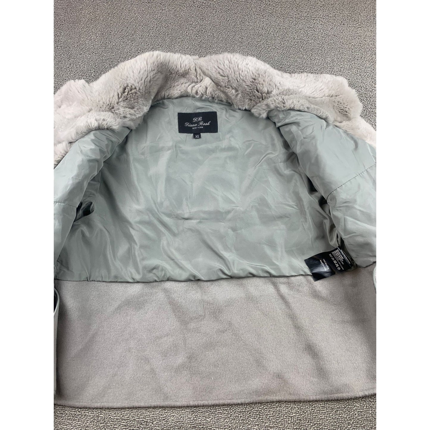 Diana Rosh New York Gray Coat Size XS %100 DOUBLE PLY WOOL WITH REX RABBIT