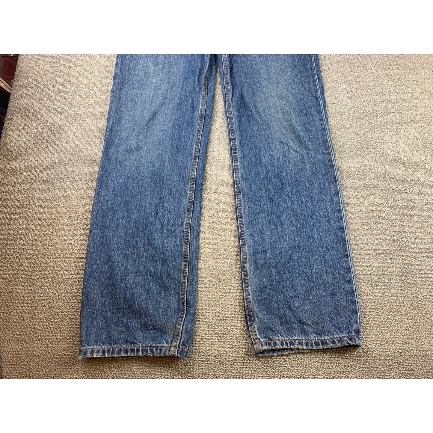 Levi’s Jeans Women’s Size 26 Low Pro Straight Leg Medium Wash Denim