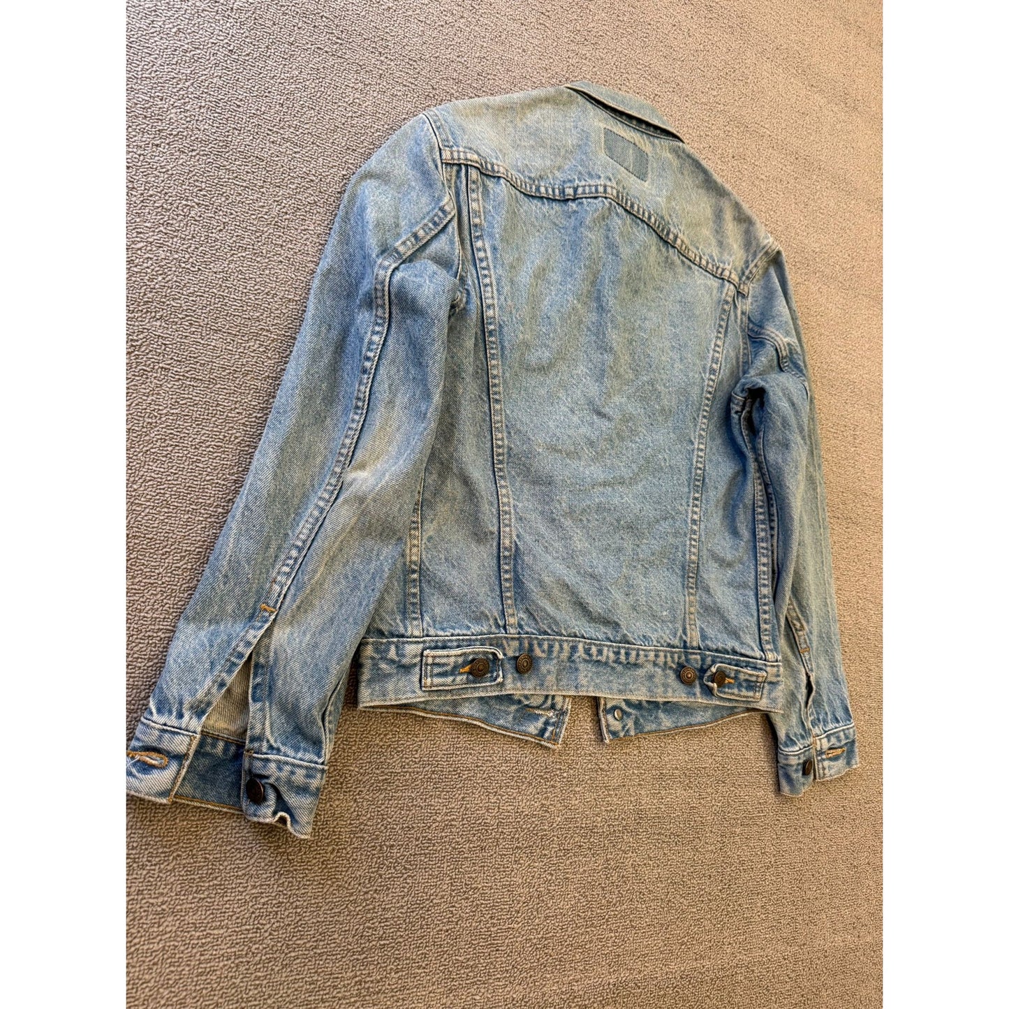 Levi's Vintage Women's Blue 26 Denim Trucker Jacket Light Wash Classic Style