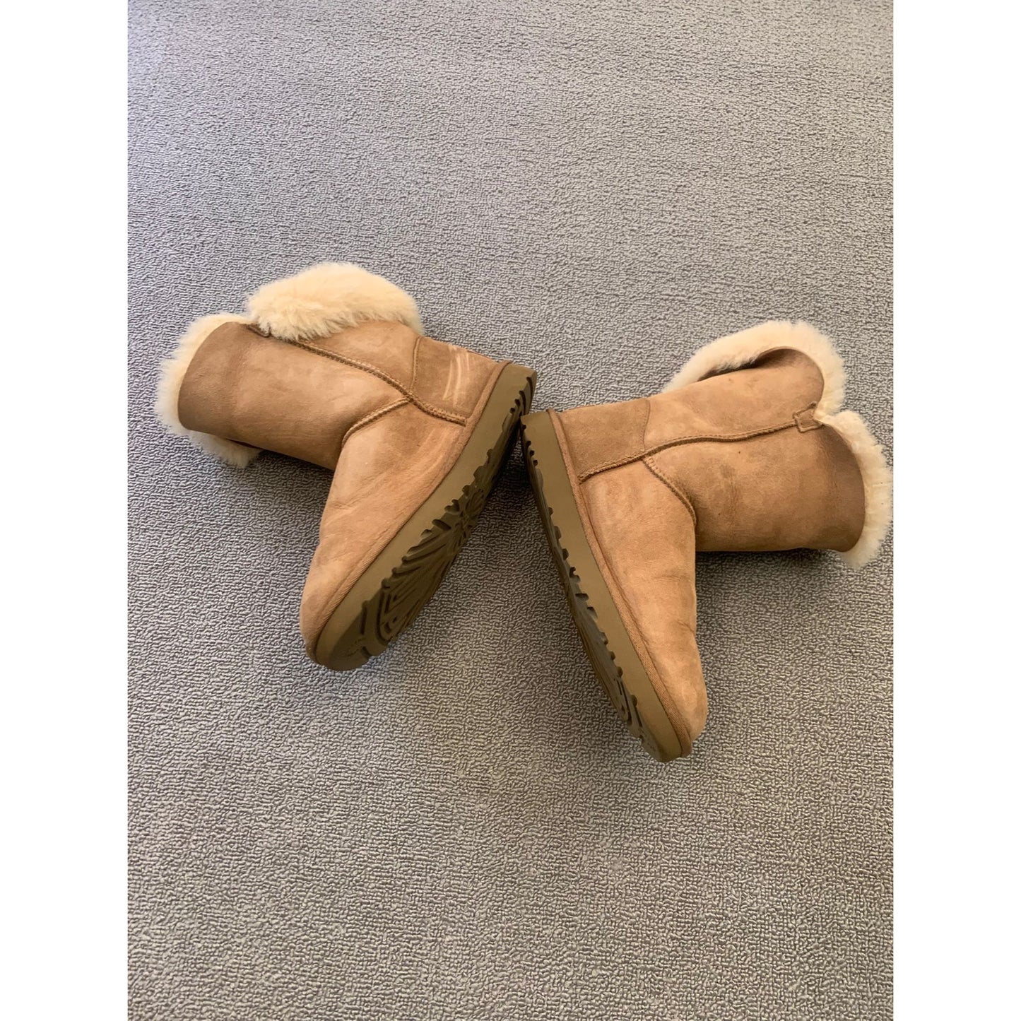 UGG Women US 7 Brown Suede Fur Classic Short Boots