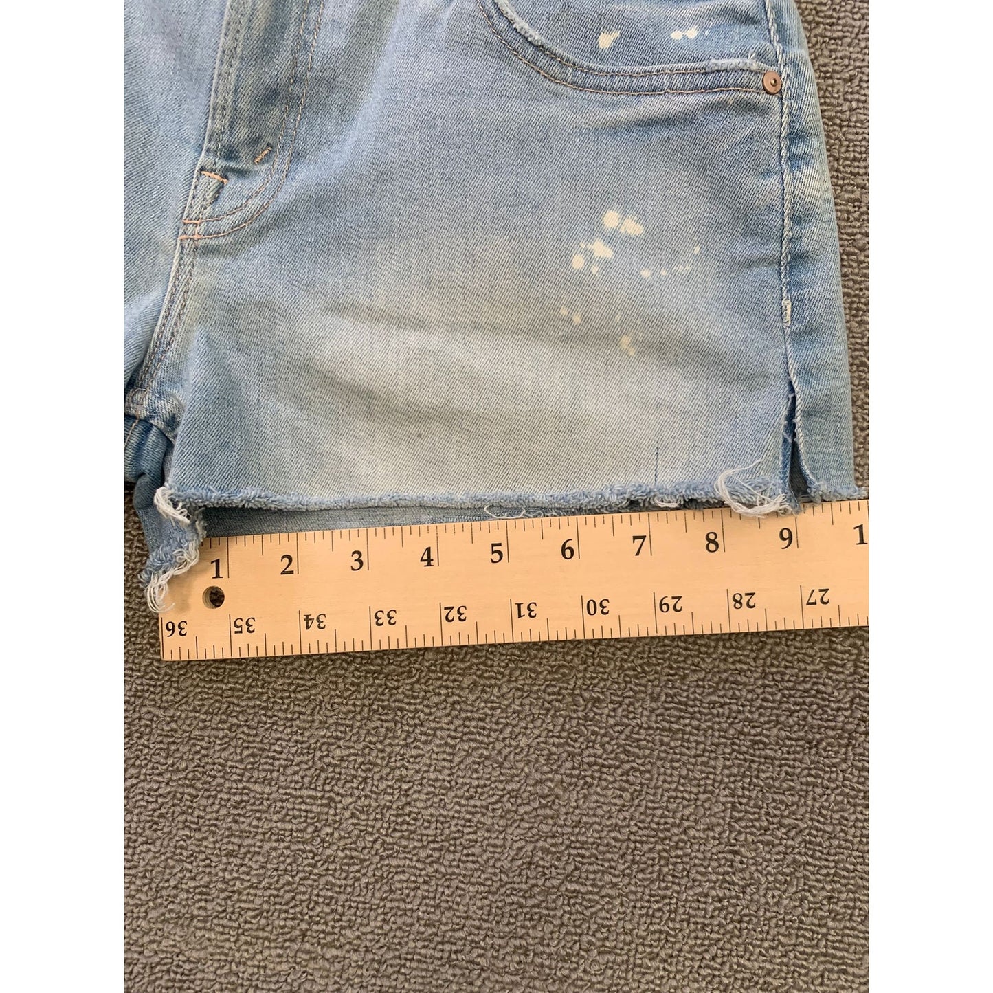 Mother Women's 25 Light Wash Frayed Hem Denim Shorts