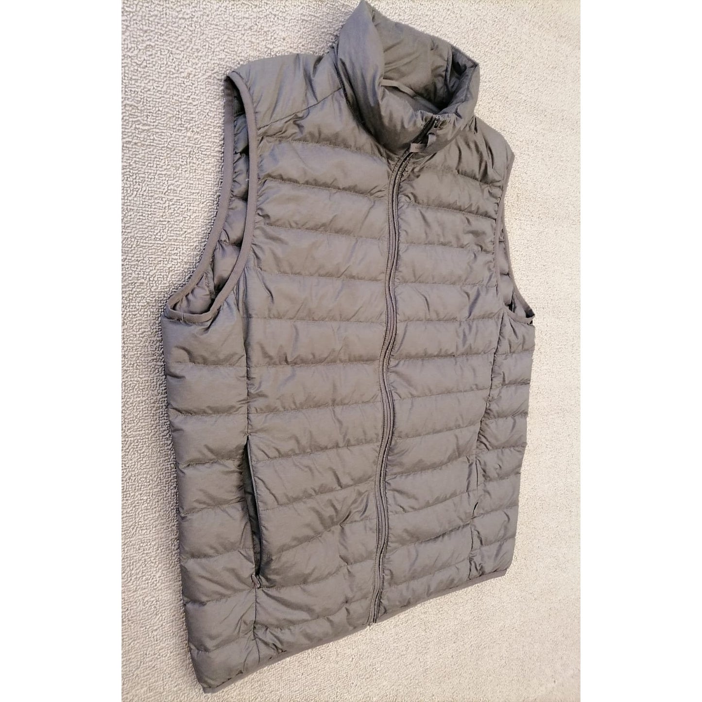 UNIQLO Small Female Grey Ultra Lightweight Full Zip Puffer Vest Fall Sporty