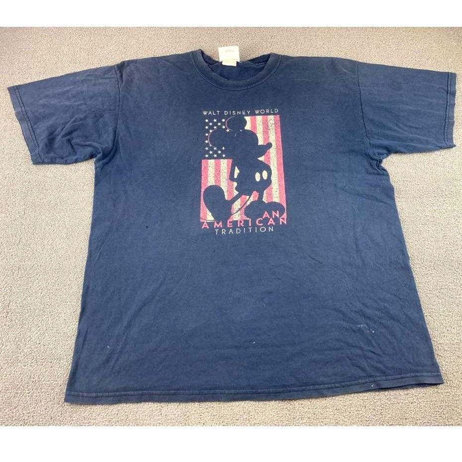 Vinatge Walt Disney Mickey Mouse Men's Size XL Navy Blue World Graphic T Shirt