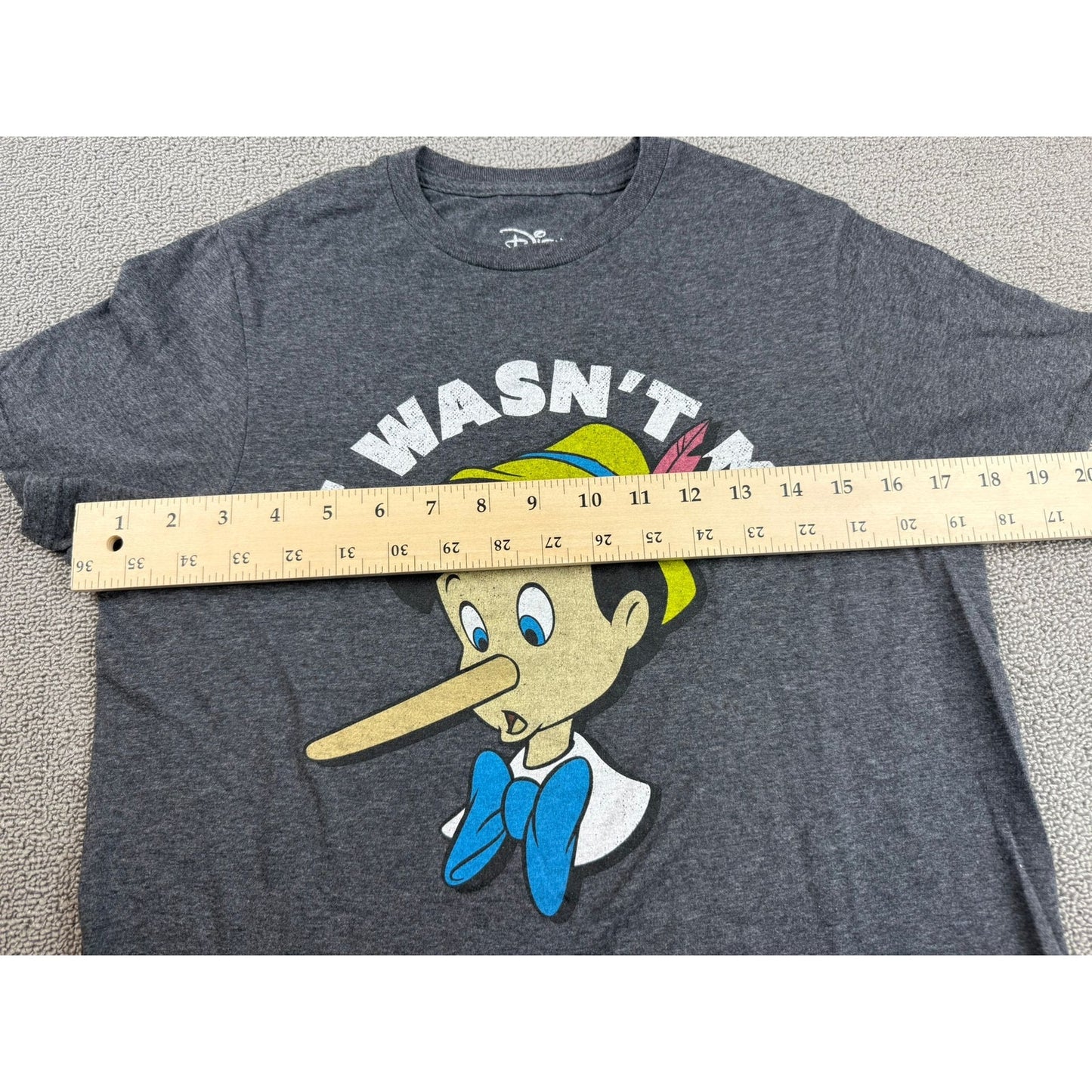 Disney Pinnocchio Women's Small "It Wasn't Me" T-Shirt Tee Short Sleeve Gray