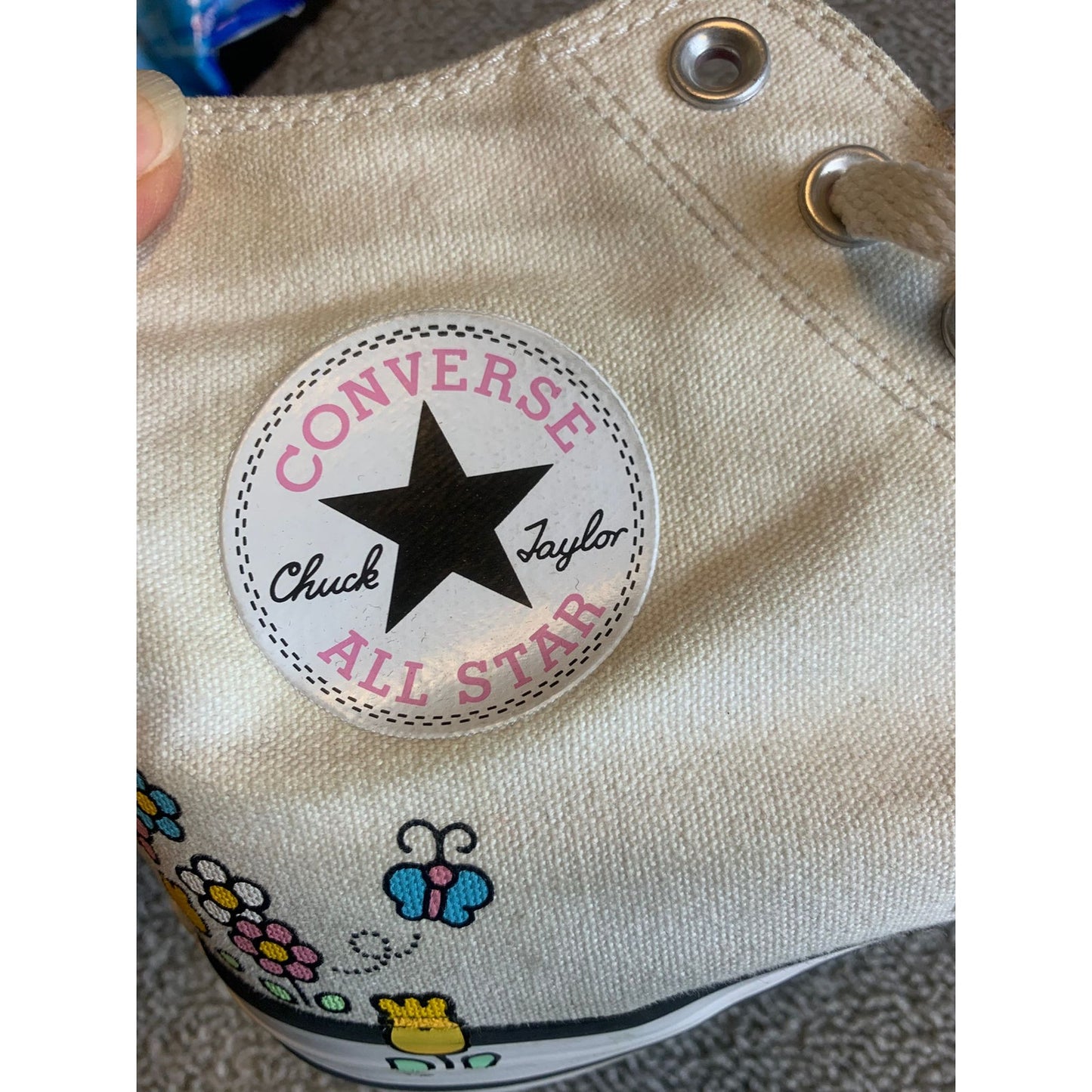 Converse Chuck Taylor Women 10 White Hello Kitty Chuck Taylor High Top Sneakers