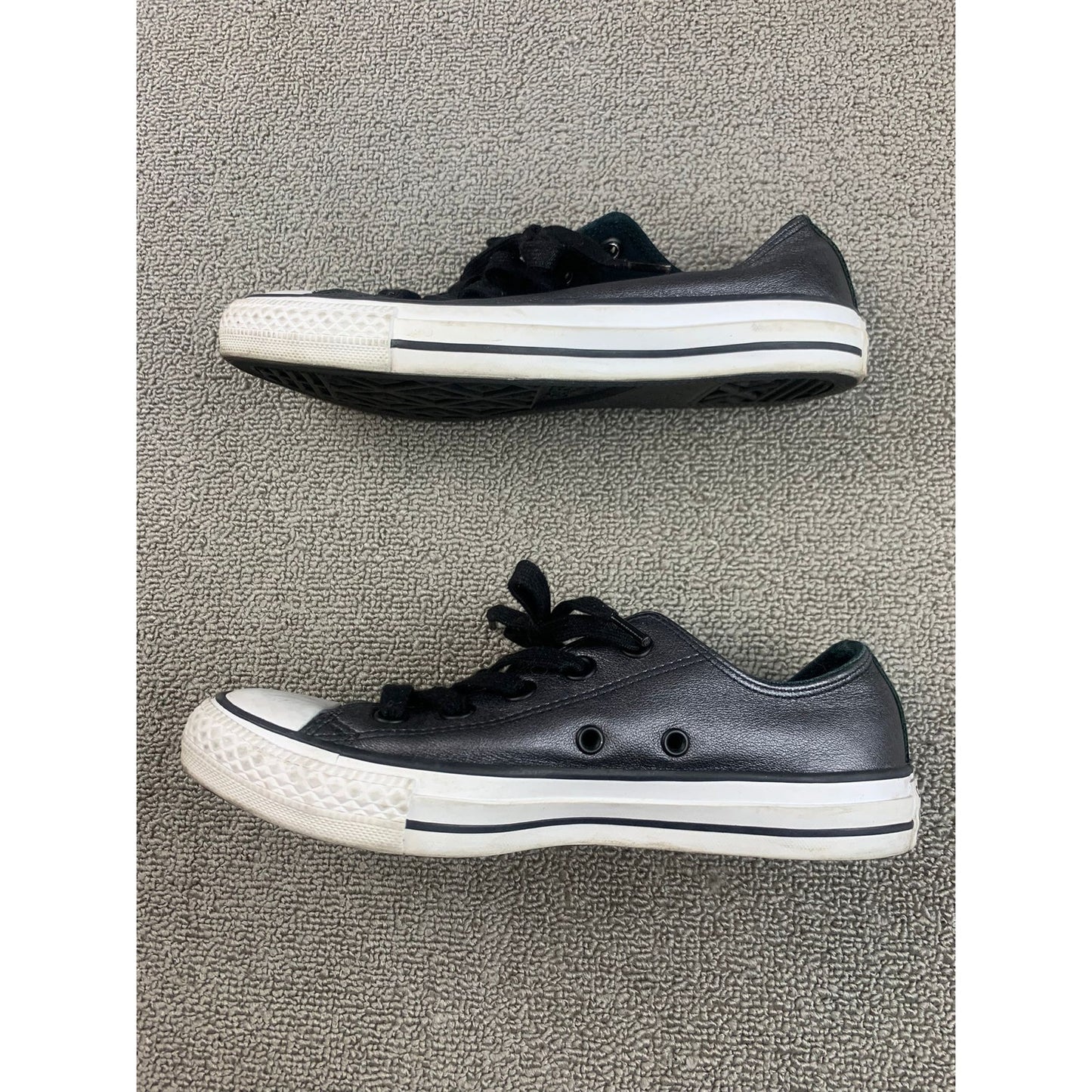 Converse Chuck Taylor All-Star OX Low Women's Size 6 Low Top Women’s Shoes