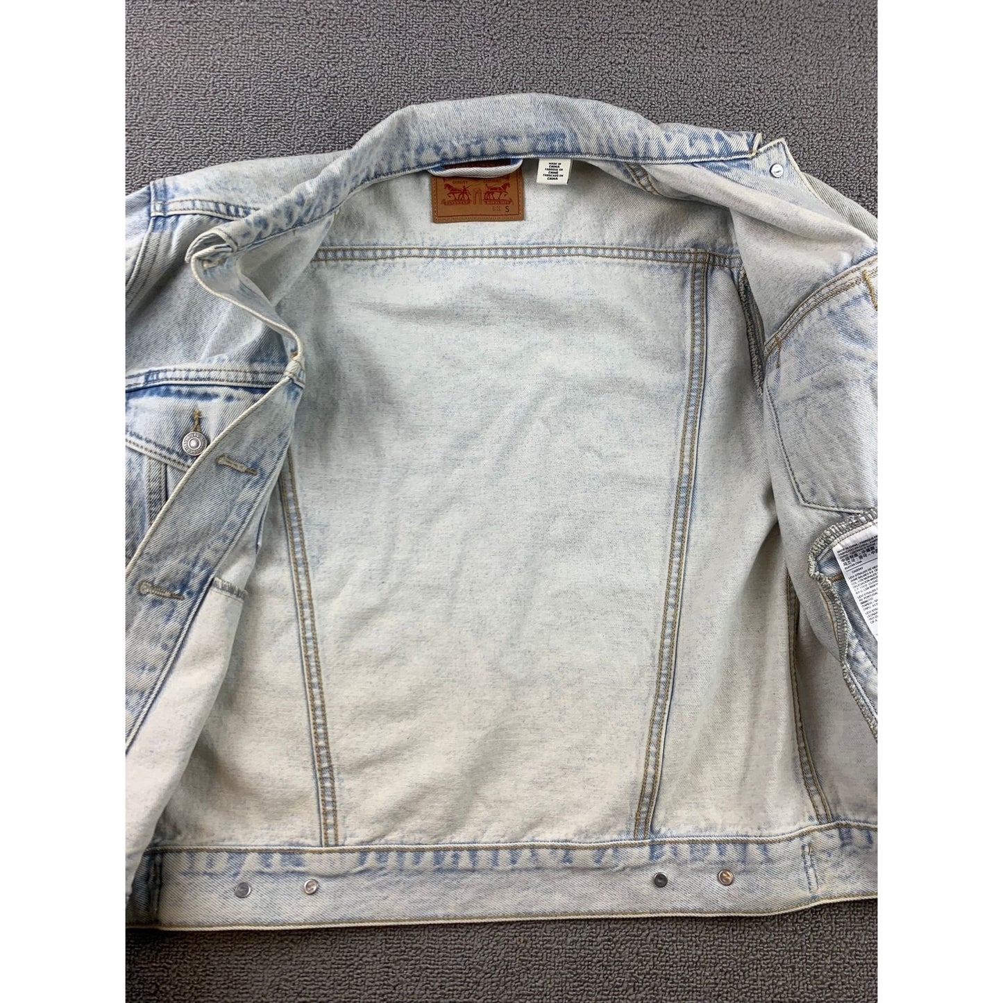 Levis Red Tab Jacket Size S Distressed Western Trucker Denim Washed Jacket