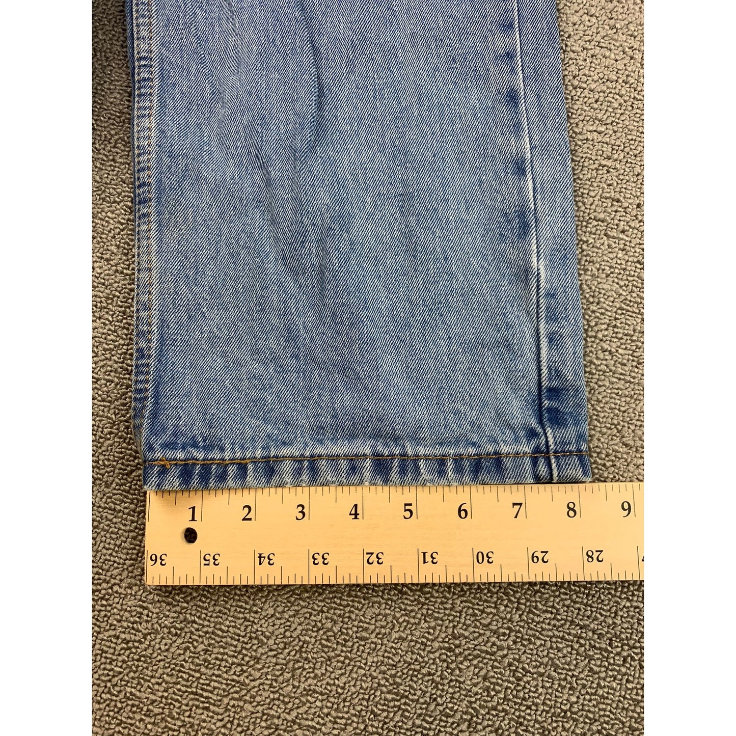 Levi's Men's 34x29 550 Relaxed Fit Blue Light Wash Straights Jeans