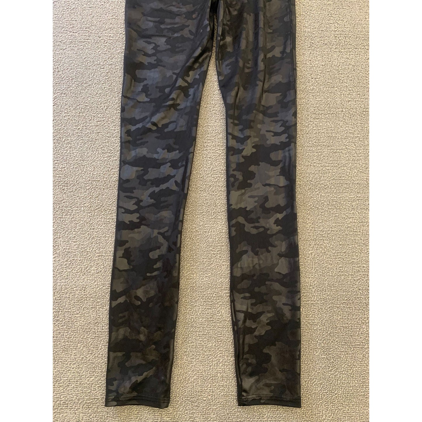 Spanx Women's Small/Petite Leggings Black Camo Coated Shine Leggings