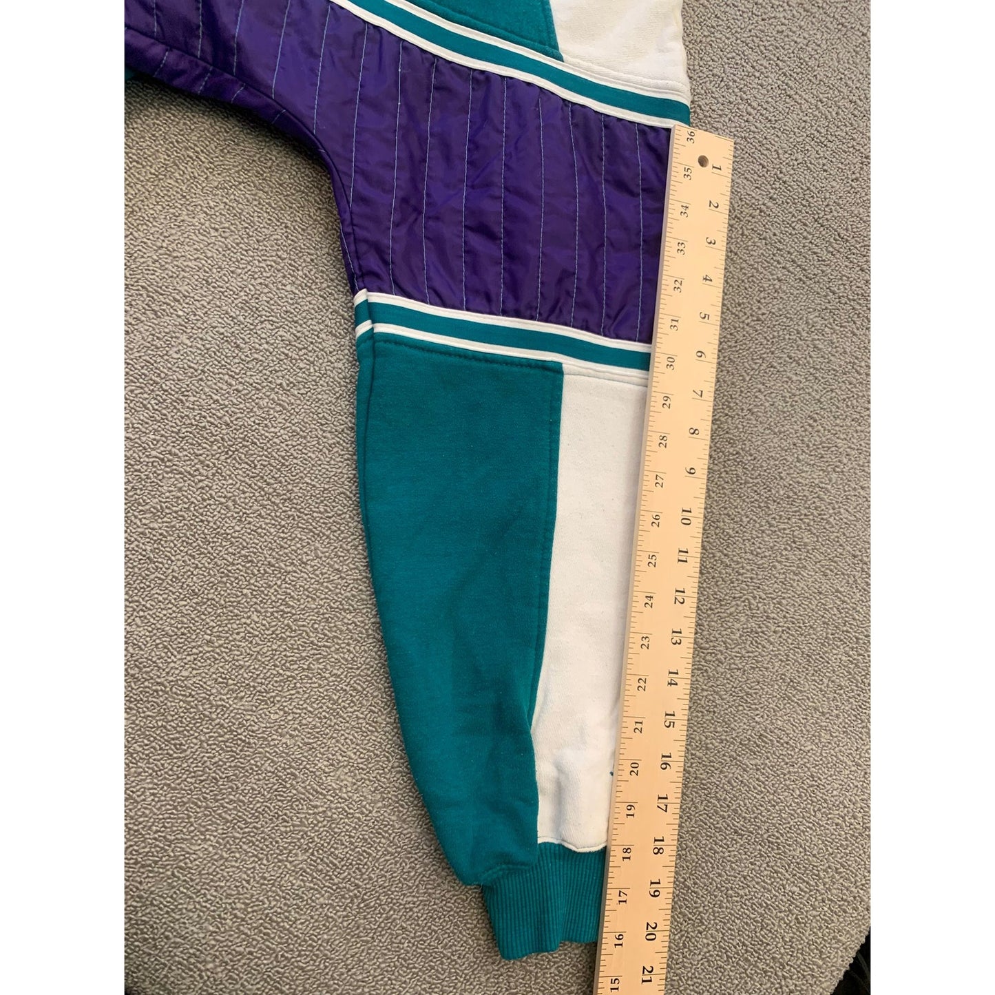 Vintage Charlotte Hornets NBA x STARTER Men Large Teal White Purple Sweatshirt