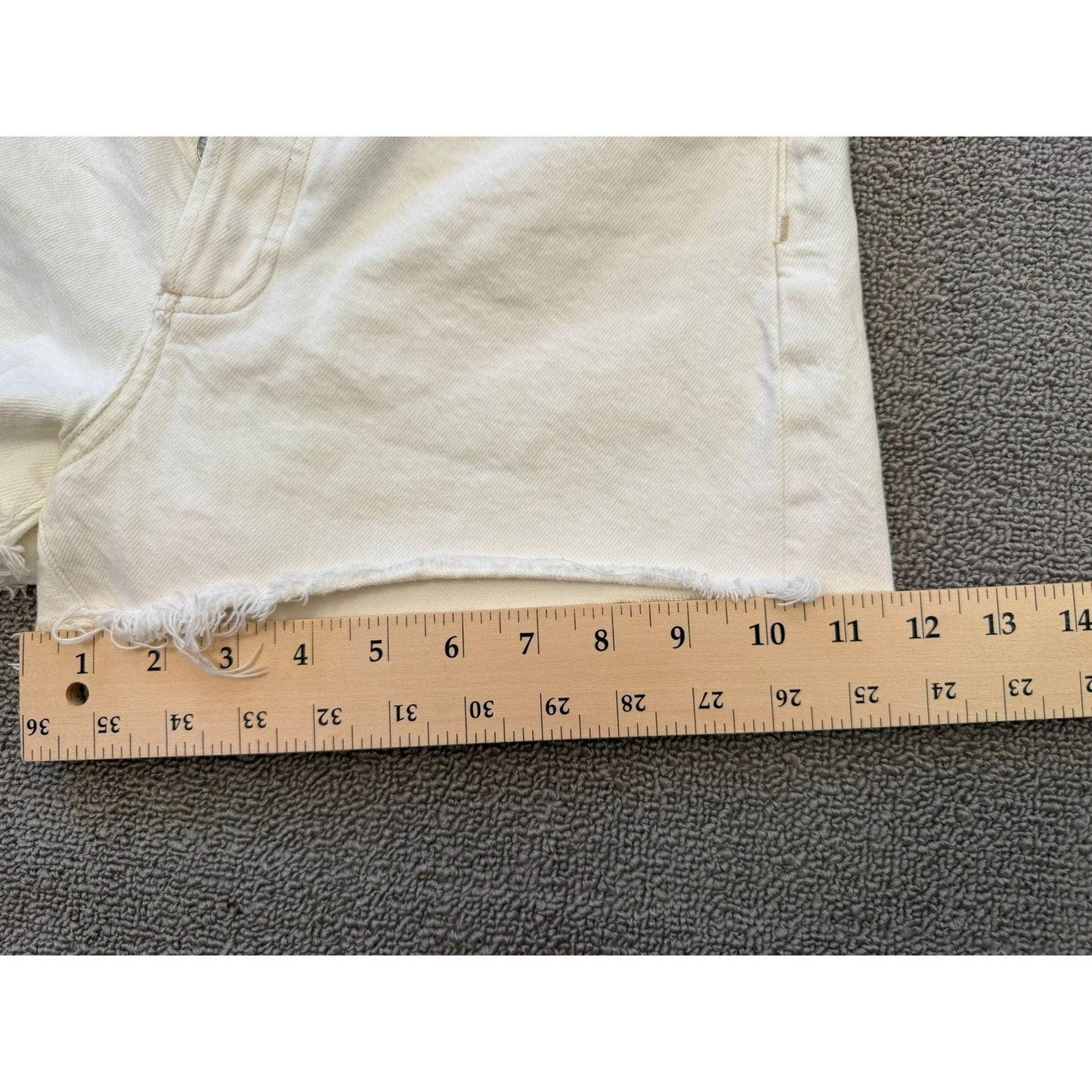 AGOLDE Los Angeles Women's Size 25 White Denim Shorts High Rise Cutoff