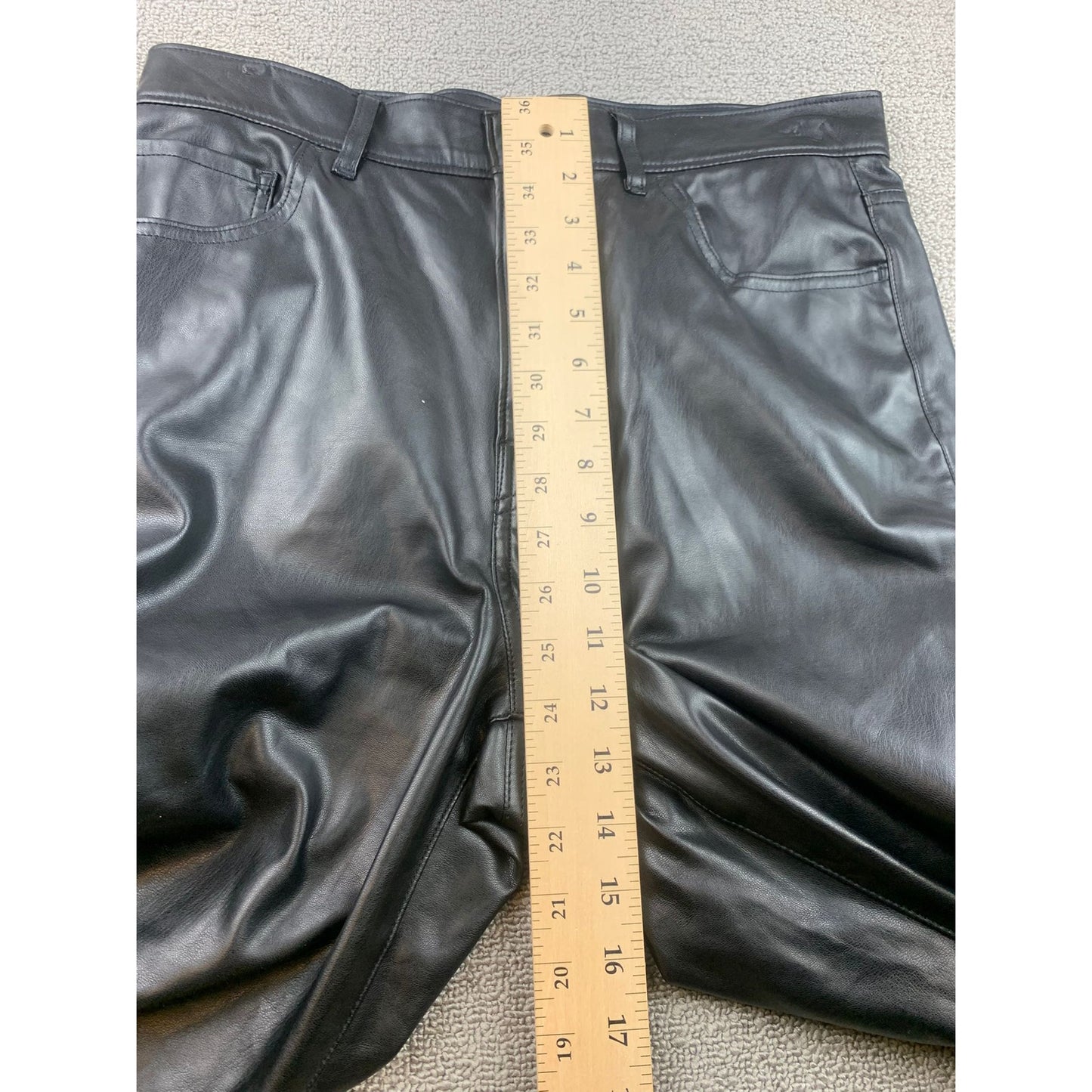 Levi's Women's 29 Black Faux Leather Ribcage Straight High Rise Pants